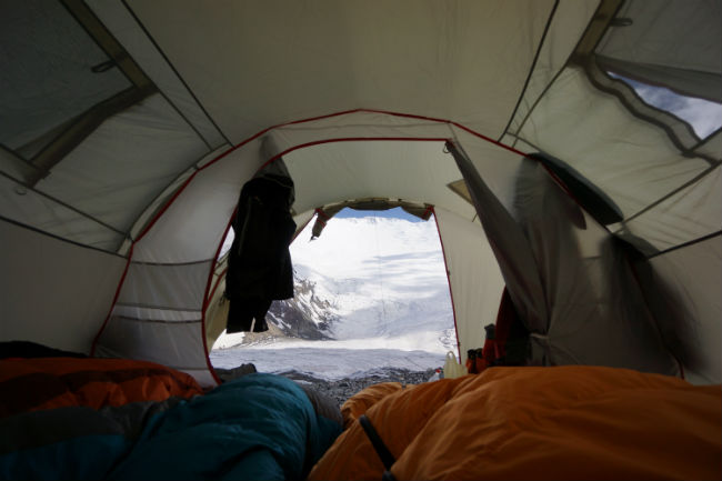 вид изнутри палатки Red Point Tavrika 4 вентиляционные окна