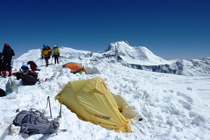 экспедиционная зимняя палатка со снежной юбкой Red Point