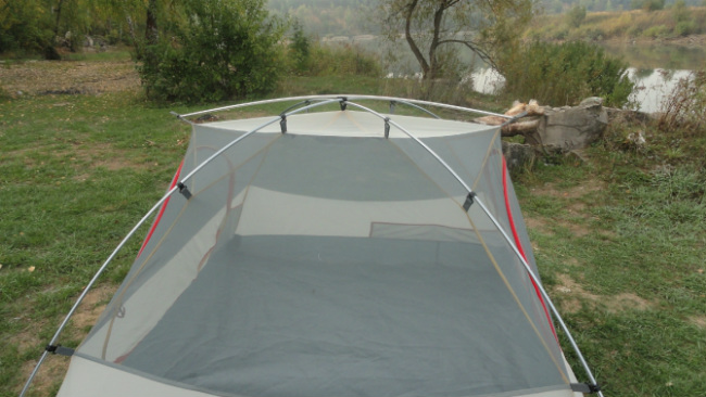 трехсезонные палатки с внешними дугами Red Рoint