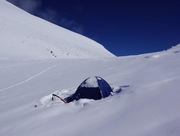 Хорошая палатка и вкусная еда альпиниста